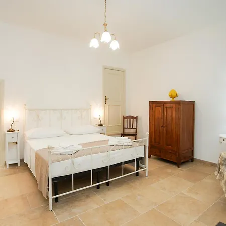 Palazzo Terra D'otranto ベッド・アンド・ブレックファスト マルターノ